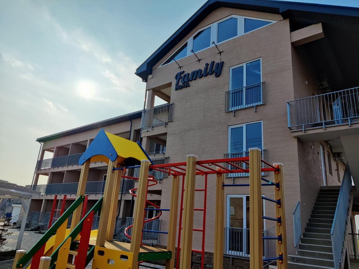 Family Hotel Hrîbivka Exterior foto